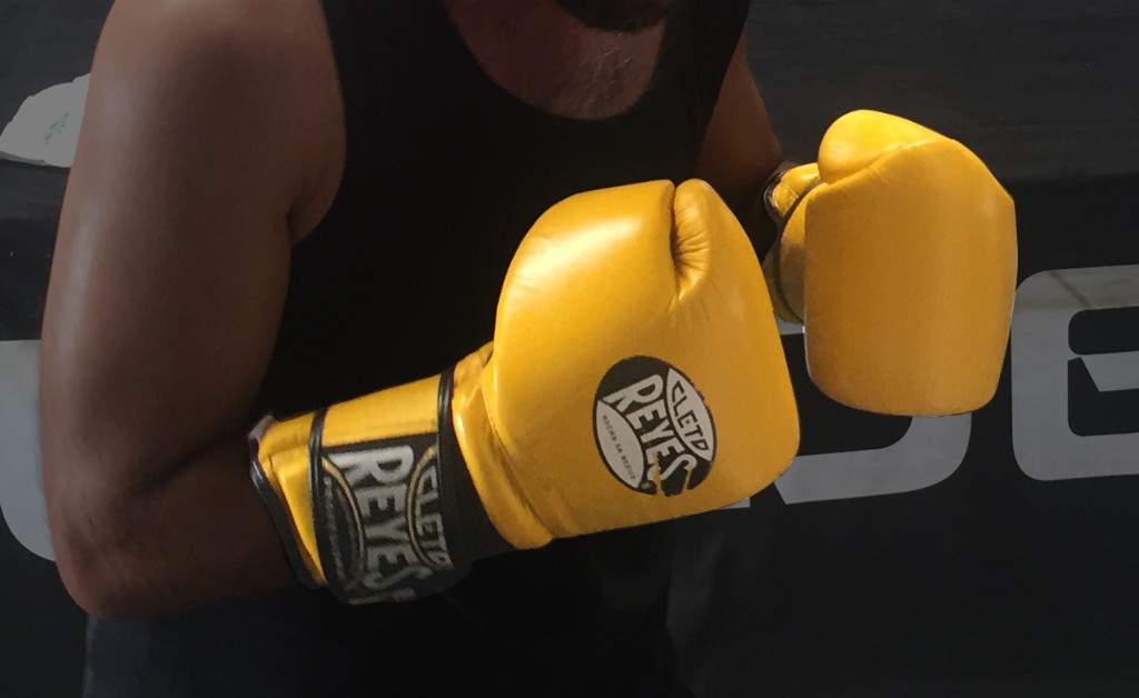 Fake Cleto Reyes boxing gloves with bulky shape and oversized thumb